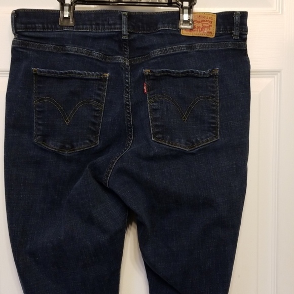 Levi's Classic Bootcut Jeans - Picture 3 of 6